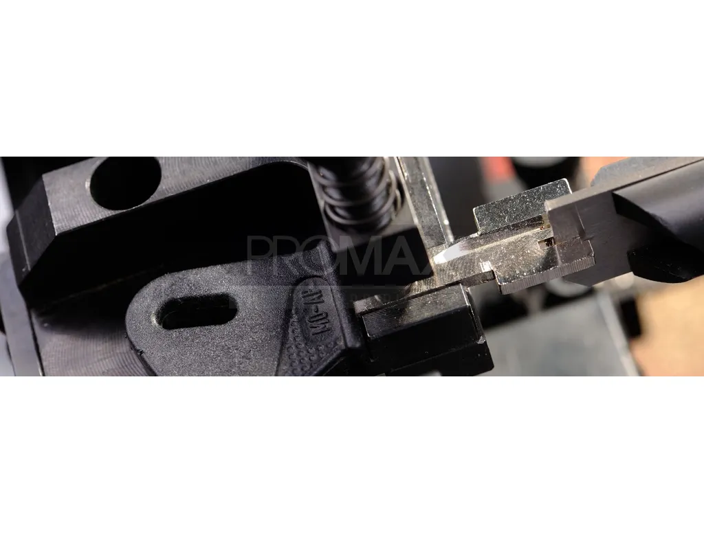 מכונת שכפול כספות דגם 204 Keyline