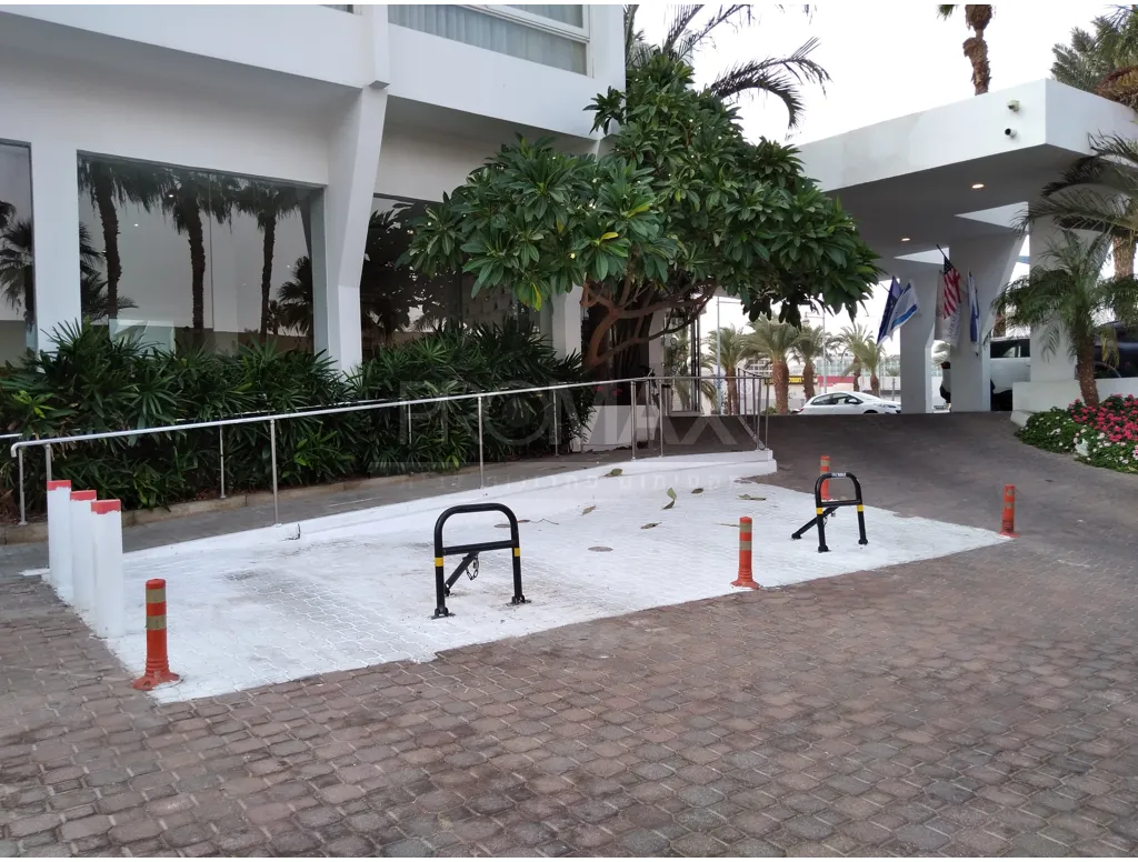 מחסום חניה מחוזק קשת מתקפל קוטר 50 מ"מ (54*62)