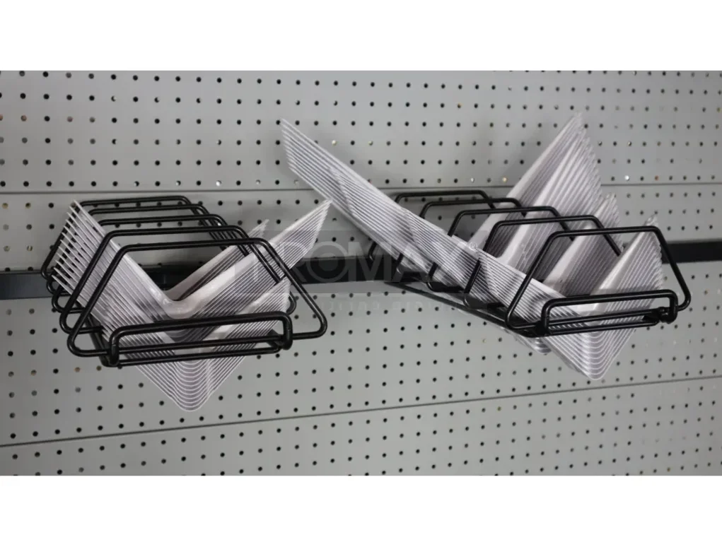 מתקן תצוגה לתומכי מדף