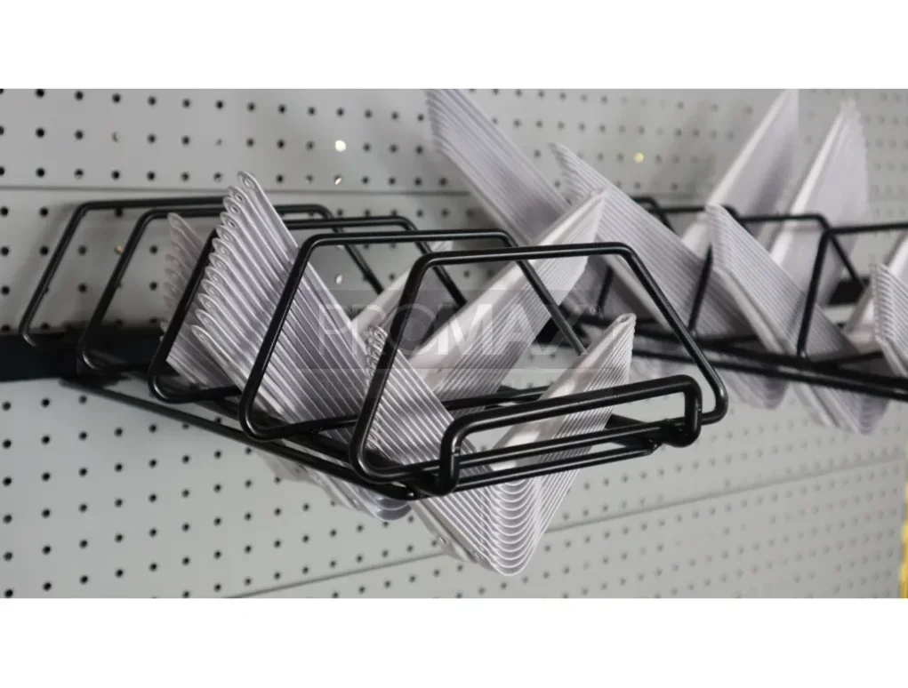 מתקן תצוגה לתומכי מדף